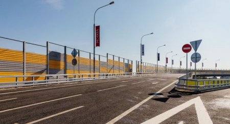 Москвичей предложили штрафовать за выезд на выделенную полосу в выходные - «Автоновости»