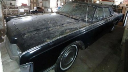 На аукционе выставили на продажу Lincoln Continental 1968 года - «Автоновости»