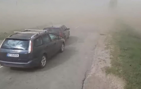 На Прикарпатье пылевая буря привела к ДТП - «ДТП»