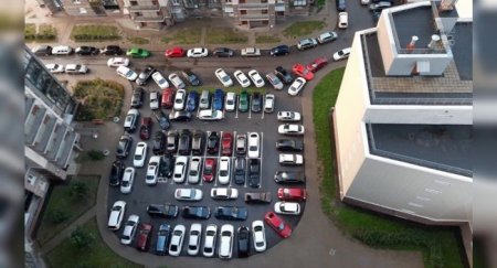 Названы главные риски парковки авто во дворе - «Автоновости»