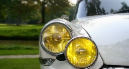 Почему у французских автомобилей были желтые фары - «Автоновости»