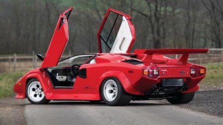Продают редкий Lamborghini Countach с белым салоном - «Автоновости»