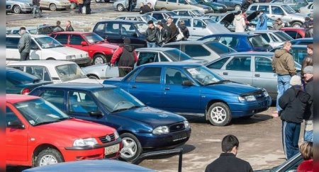 В апреле россияне купили новых автомобилей втрое меньше, чем в марте - «Автоновости»