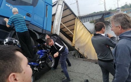 Возле Никополя под фурой обвалился мост - «ДТП»