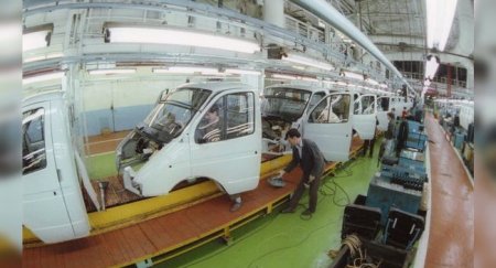 Бензин за 7 с половиной рублей, строительство автомобильных заводов — это всё 2000–е - «Автоновости»