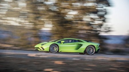 Блогеры показали разгон Lamborghini Aventador S свыше 300 км/ч - «Автоновости»