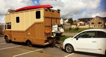 Британец построил дом на колесах из лошадиного фургона - «Автоновости»