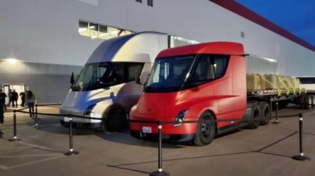 Грузовики Tesla Semi могут массово выйти на дороги - «Автоновости»