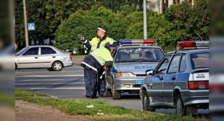 Имеет ли право гаишник пригласить в патрульную машину? - «Автоновости»