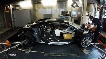 Компания Bugatti сняла фильм о создании гиперкара Bugatti Chiron - «Автоновости»