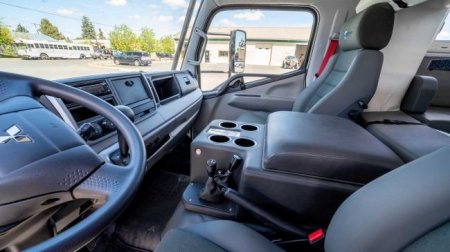 Компания EarthCruiser показала новые четырехместные кемперы - «Автоновости»