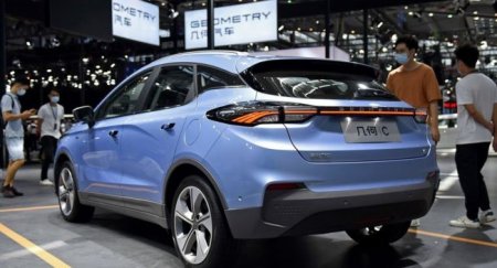 Компания Geely представила новый электрокроссовер - «Автоновости»