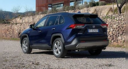 На самый мощный RAV4 бешеный спрос, Toyota не успевает собирать авто - «Автоновости»
