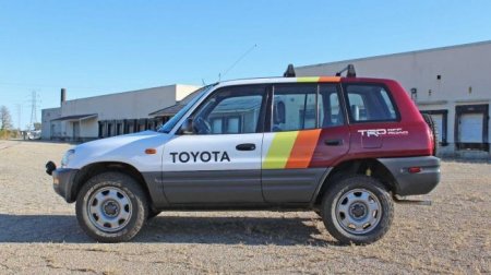 На уакцион выставили раллийную Toyota RAV4 с солидным пробегом - «Автоновости»
