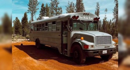 Пара превратила школьный автобус в дом на колесах, чтобы путешествовать по миру - «Автоновости»