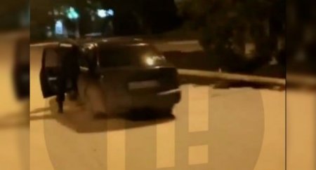 Пьяная россиянка протащила полицейского на двери автомобиля - «Автоновости»