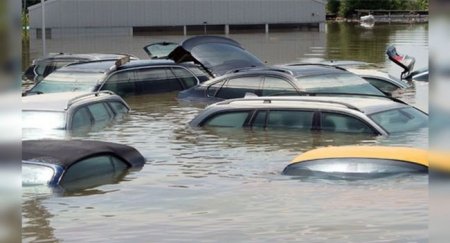 Столичные машины в воде. Кто за это заплатит? - «Автоновости»