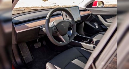 Tesla добавила беспроводную зарядку телефонов в электромобили Model 3 - «Автоновости»