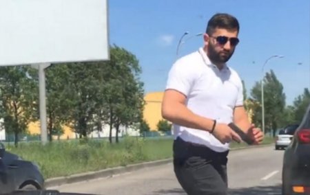 В сети появилось видео дорожного конфликта с охранником Ляшко - «ДТП»