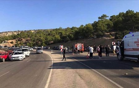 Автобус с военными перевернулся в Турции: есть жертвы - «ДТП»
