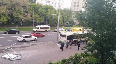 Дептранс обнародовал записи с камер с места ДТП с автобусом - «Автоновости»