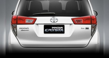 Прототип Toyota Innova Crysta CNG обнаружен во время испытаний - «Автоновости»