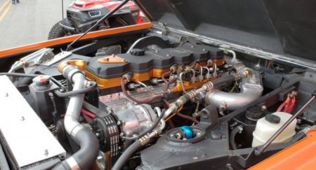 Редкий Lamborghini LM002 оснастили турбодизелем Cummins, чтобы перевозить старые Ferrari - «Автоновости»