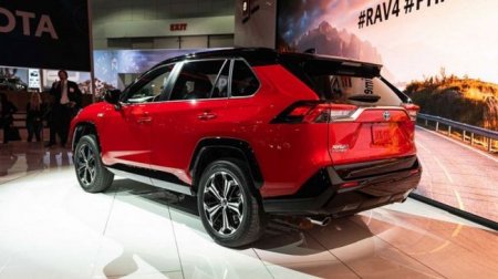 В России Toyota RAV4 обзавелась двумя новыми версиями - «Автоновости»