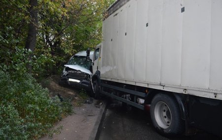 В Днепре грузовик врезался в маршрутку: десять пострадавших - «ДТП»