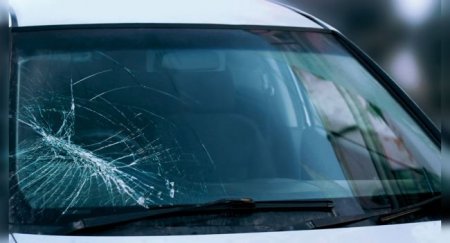 Поставят ли автомобиль на учет в ГИБДД с разбитым стеклом или зеркалом - «Автоновости»