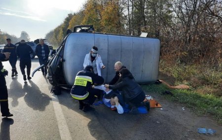В Ровенской области перевернулось авто медиков, ехавших с ДТП - «ДТП»