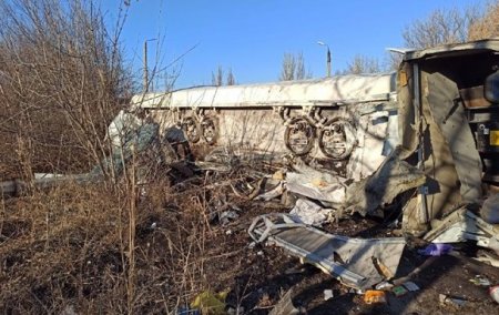 На Донбассе перевернулась автоцистерна с топливом - «ДТП»