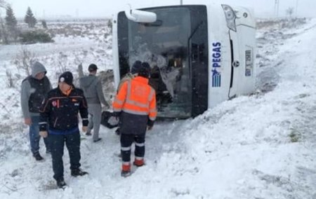 В Турции перевернулся автобус с россиянами, есть жертвы - «ДТП»