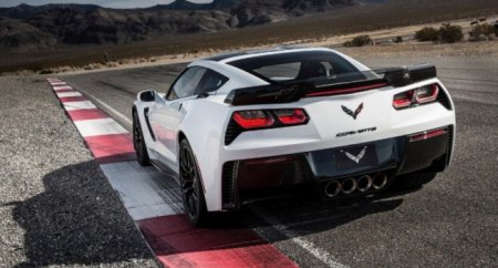 Компания Chevrolet показала, зачем Corvette Z06 «квадратный» руль - «Автоновости»