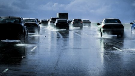 В Самарской области автомобилистов призвали к осторожности в связи с дождём - «ГИБДД»