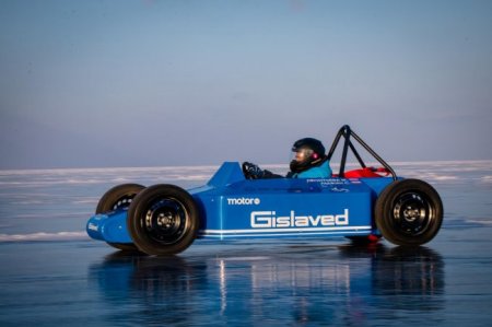 На льду Байкала испытают уникальный российский гоночный электромобиль - «Автоновости»