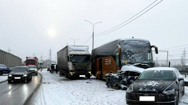 Двое пострадавших в тяжёлом состоянии: что известно о ДТП на трассе М-4 «Дон» - «ГИБДД»